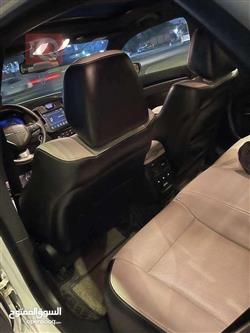 کرایسلەر 300